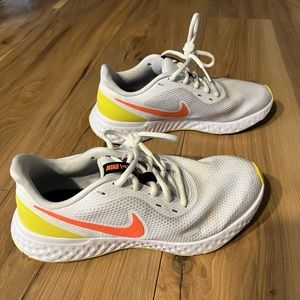 Women’s Nike Tennis Shoes